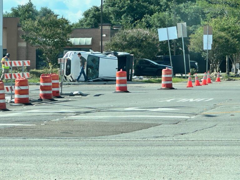 Crash shuts down Harvey Mitchell Parkway in College Station