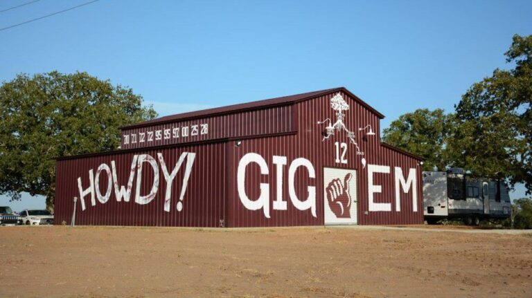 New Aggie barn rises between Austin and College Station