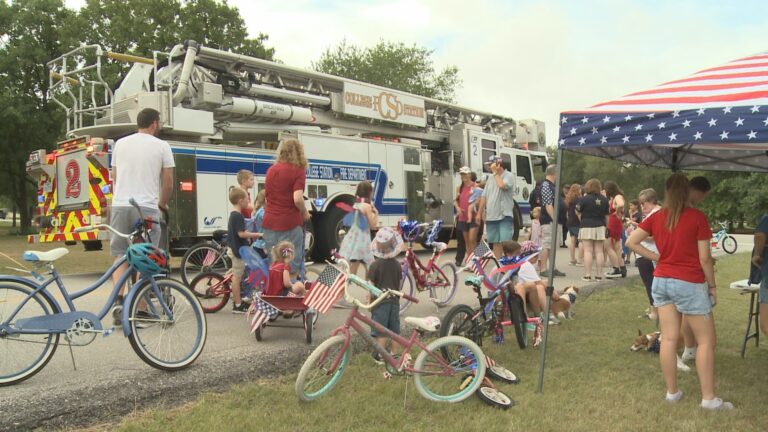 College Station neighborhood celebrates Fourth of July parade