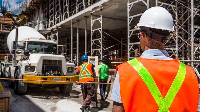 “We are dying”: Houston workers protest new state law removing water break requirements