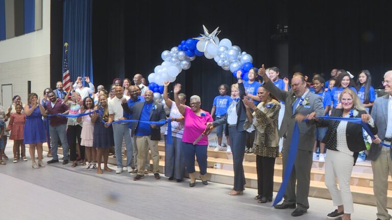 Students, faculty, community celebrate Sadberry Intermediate during building dedication