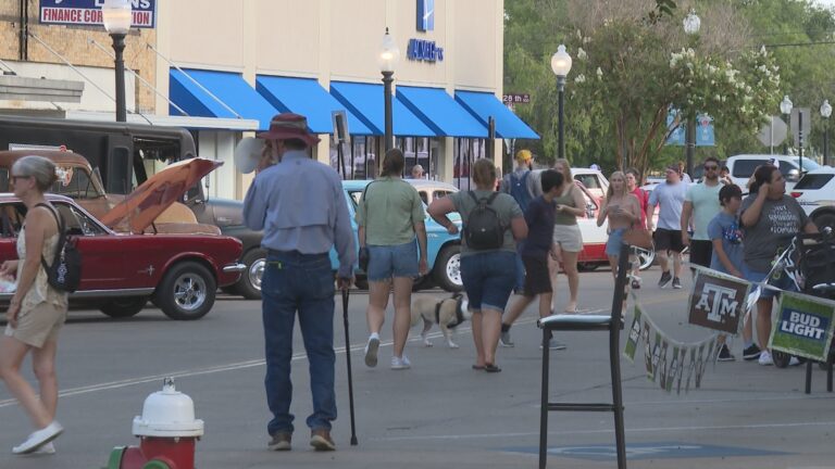 First Friday brings people to Downtown Bryan despite the heat