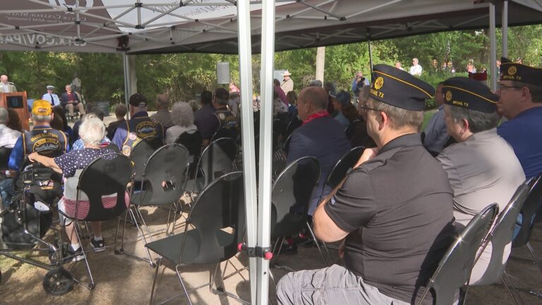 Community honors victims of 9/11 attacks at Veterans Park