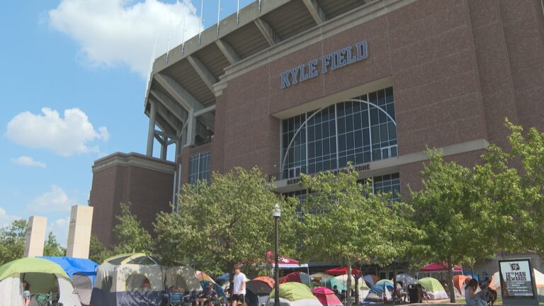 Aggies camp out for over a week ahead of Alabama ticket pull