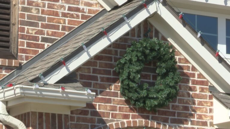 Experts weigh in on holiday decorating safety