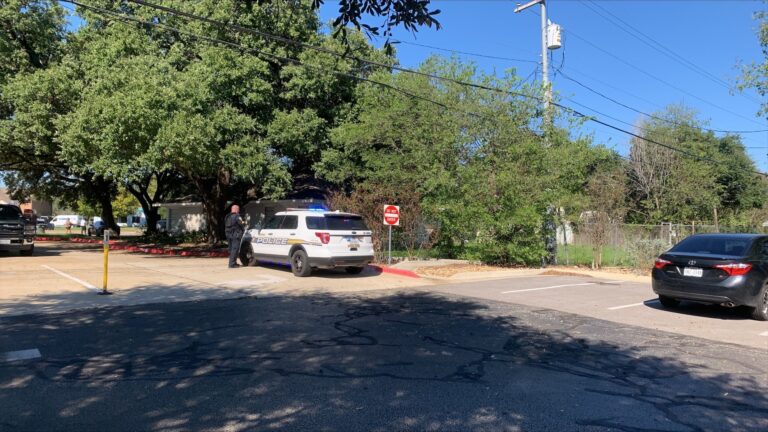 Bryan police executing search warrant in College Station neighborhood