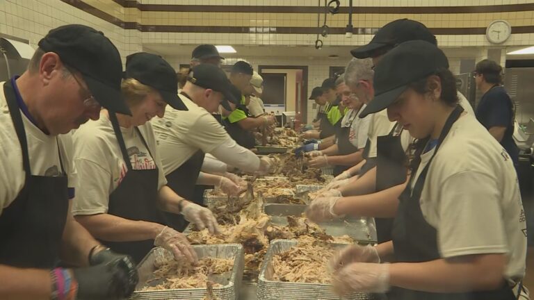 Thanksgiving brings volunteer opportunities