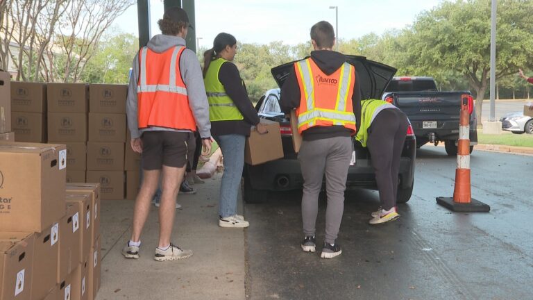 Aggieland Rotary Club provides hundreds of boxes for Thanksgiving meals