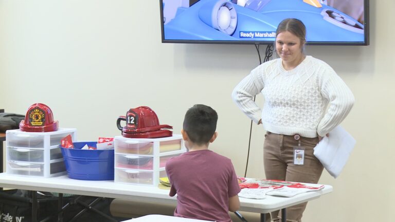 College Station Fire Department hosts Christmas ornament and decorating activity