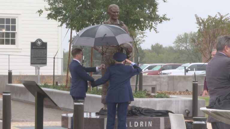 ‘A heartfelt thanks to you,’ Astronaut Buzz Aldrin attends statue unveiling in his honor