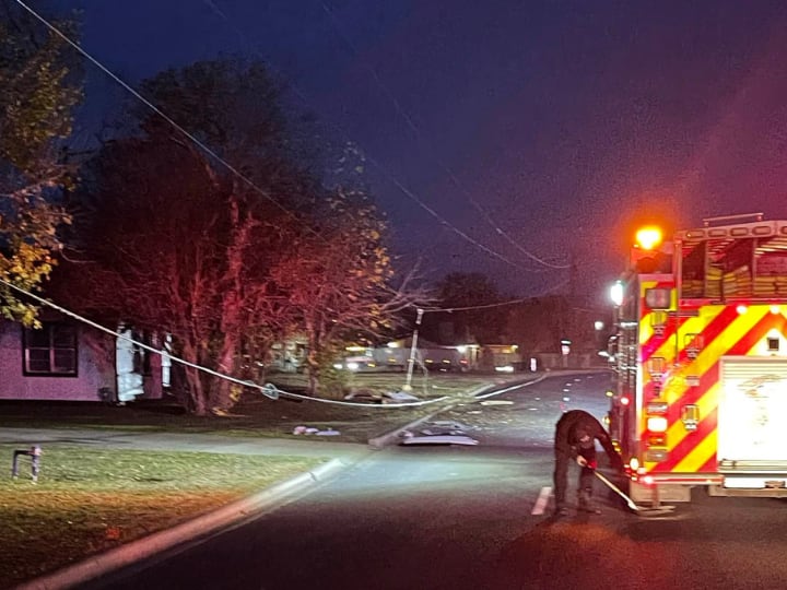 Navasota road closed after early Thursday morning crash