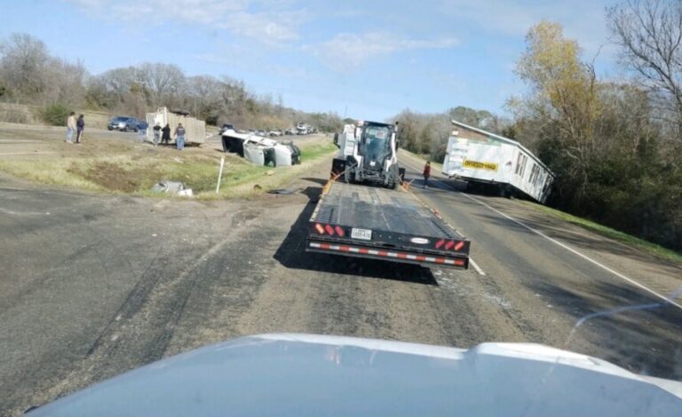 Rollover crash slows traffic on Highway 21 near Wixon Valley