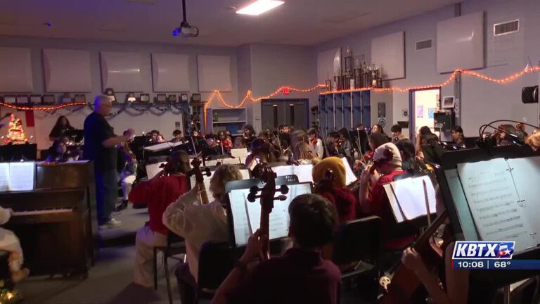 Bryan High School students give holiday music an colorful spin for Electric Light Orchestra