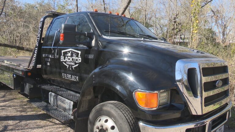 Tow truck drivers, linemen gear up to brave freeze