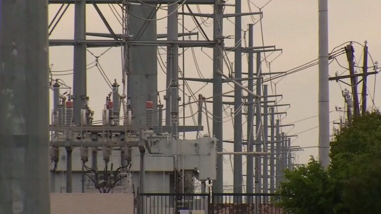 ERCOT expects tight grid conditions, requests conservation Monday morning