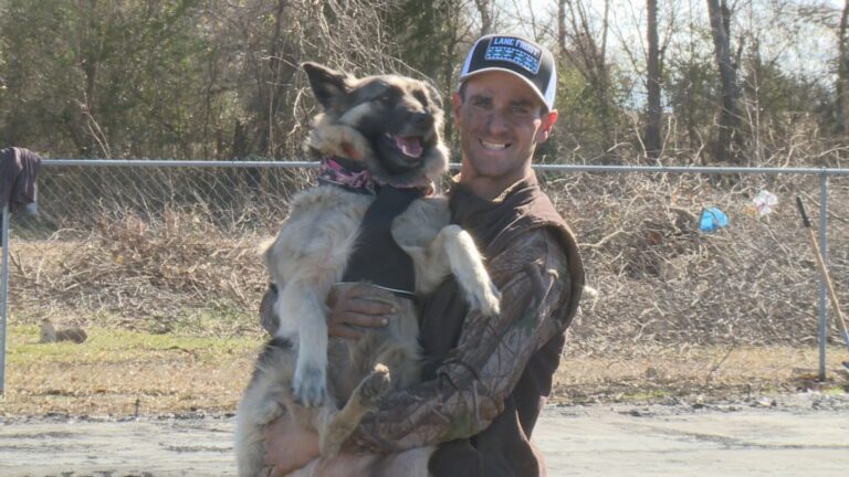 Veterans gather to clean up house fire wreckage