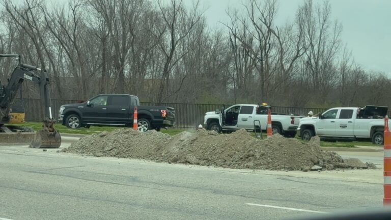 Traffic light construction begins at University Drive, Veterans Park entrance