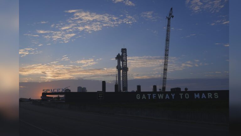 SpaceX launches third test flight near Boca Chica Beach