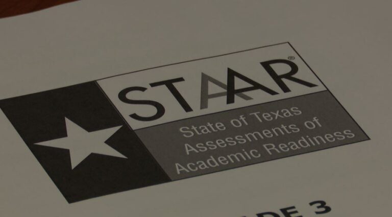 Texas will use computers to grade written answers on this year’s STAAR tests