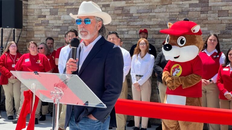 Buc-ee’s Hillsboro location holds grand opening ceremony