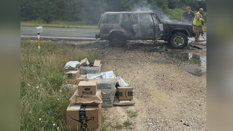 Postal worker saves mail before Jeep goes up in flames near North Zulch