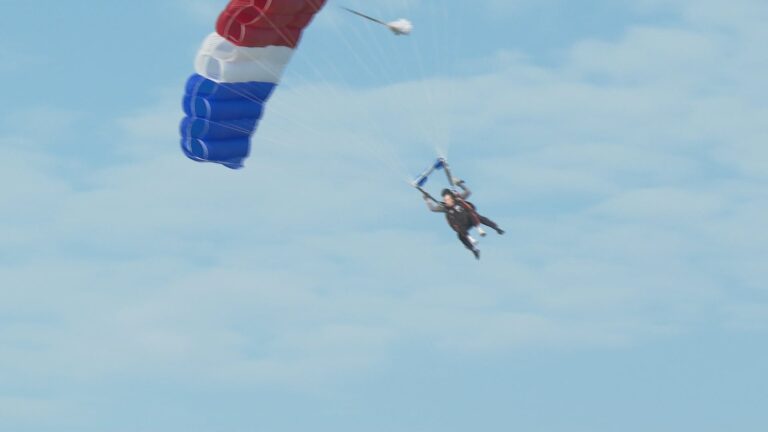 George H.W. Bush’s grandchildren participate in 8,000-feet skydive