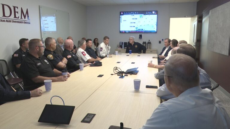 Acting Gov, Dan Patrick tours TEDM facility, discusses power grid concerns and disaster response