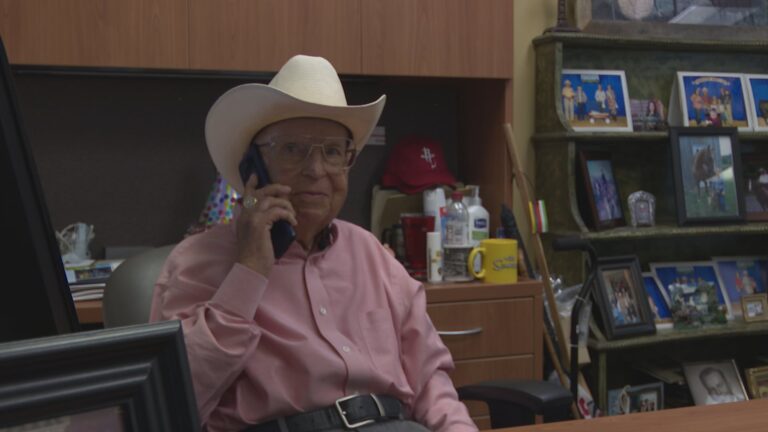 92-year-old man sells cars for 71 years